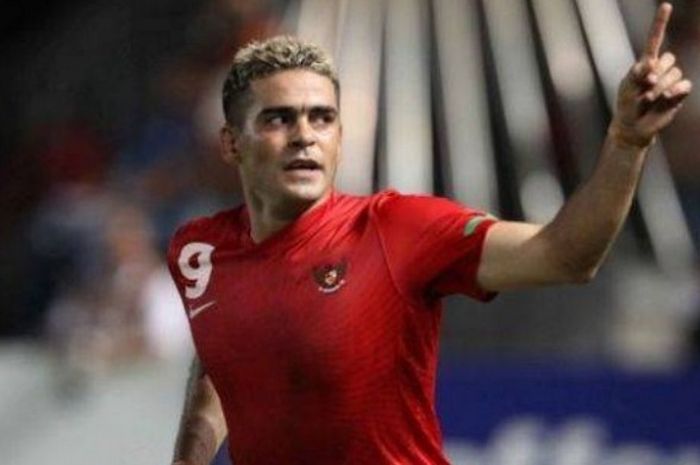 Pemain Timnas Christian Gonzales Membela Indonesia
