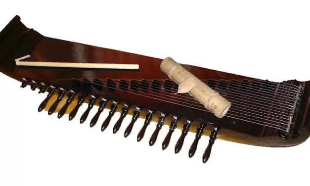 Alat Musik Kecapi Ini Tentu Sebuah Warisan Budaya