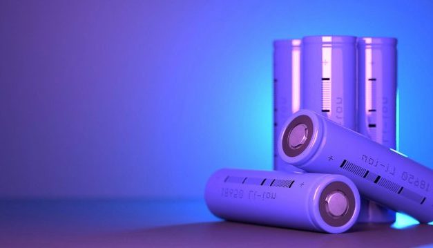 Penyimpanan Energi Melalui Sebuah Baterai Yang Bisa Di Cas