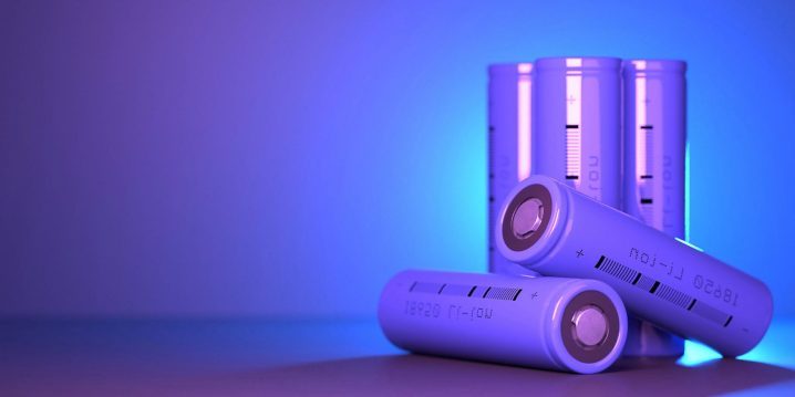 Penyimpanan Energi Melalui Sebuah Baterai Yang Bisa Di Cas