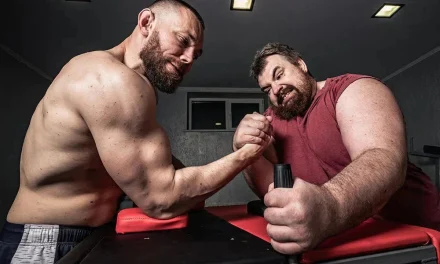 Kekuatan Otot Tangan Dalam Melakukan Olahraga Panco