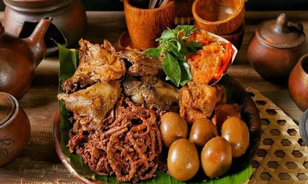 Bumbu Pelengkap Gudeg Yang Di Campur Ke Beberapa Makanan