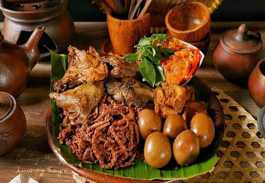 Bumbu Pelengkap Gudeg Yang Di Campur Ke Beberapa Makanan