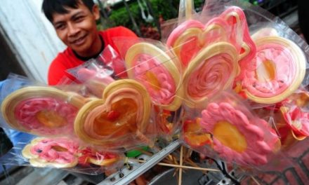 Jajanan Manis Tradisional Gulali Di Sukai Kalangan Muda
