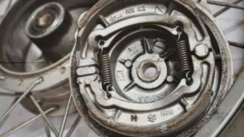 Bagian Rem Tromol Pengereman Pada Kendala Motor