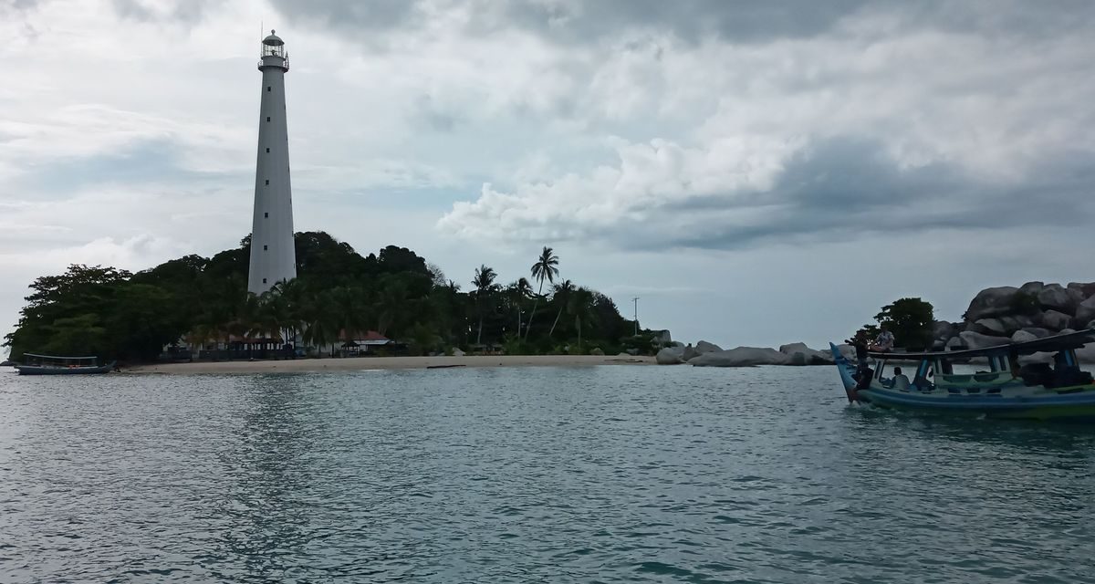 Bangunan Tinggi Mercusuar Untuk Pengarahan Kapal Laut
