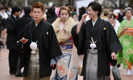 Baju Tradisional Jepang Sebuah Pakaian Kimono