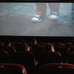 Menonton Film Layar Lebar Modern Bioskop