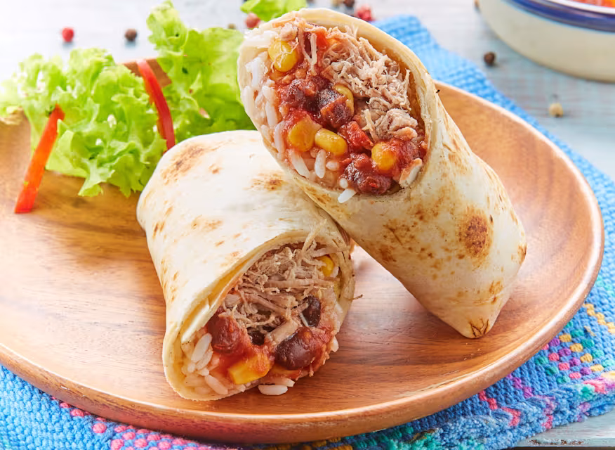 Hidangan Kebab Meksiko Sebuah Burrito Dengan Isiannya