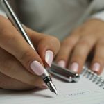 Peralatan Menulis Pulpen Dengan Banyak Fungsi
