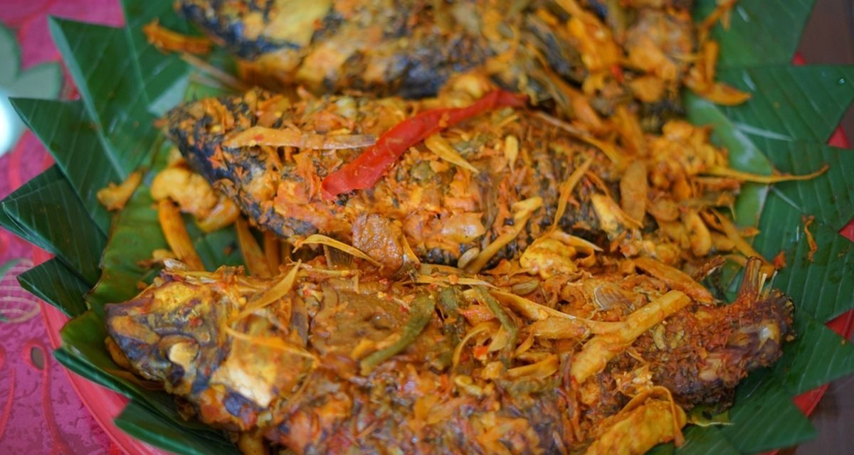 Makanan Tradisional Arsik Buatan Khas Batak