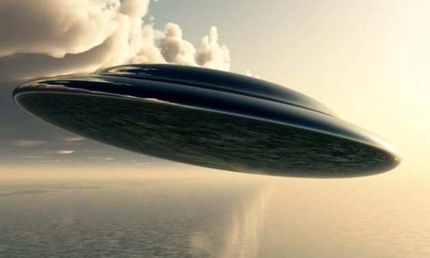 Kendaraan Misterius UFO Yang Terbang Dari Luar Angkasa