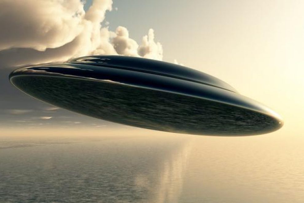 Kendaraan Misterius UFO Yang Terbang Dari Luar Angkasa