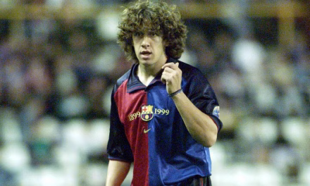 Suatu Pemain Bola Puyol Dengan Bek Terbaik