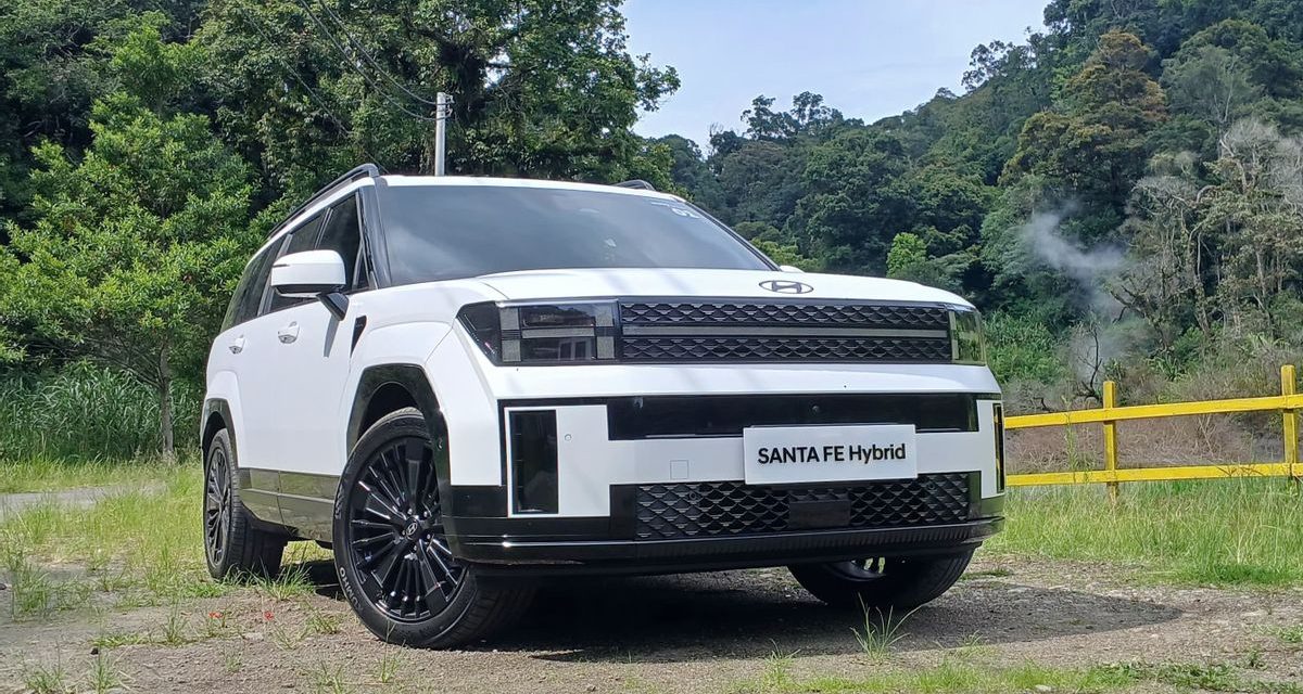 Sebuah Kendaraan Hybrid Dengan Beberapa Keunggulan
